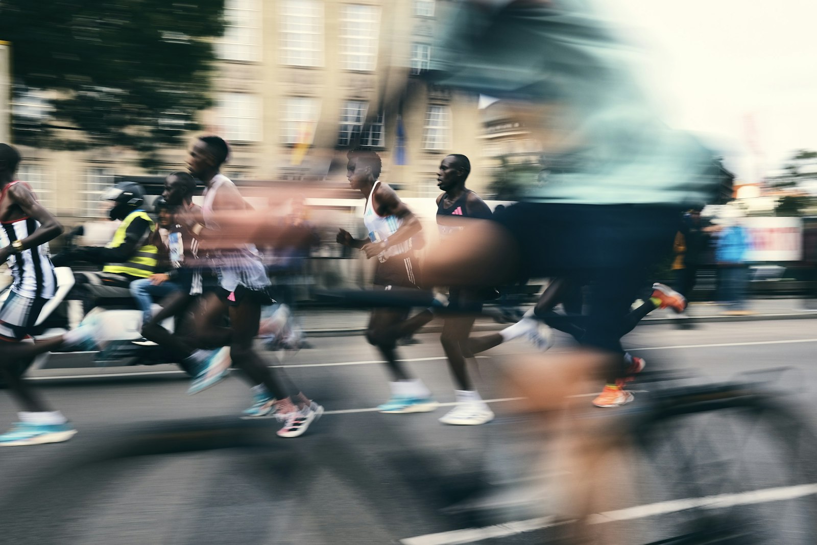 Slide 01 • Instant Registration